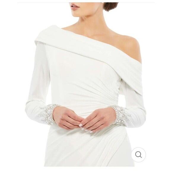 Mac Duggal BEADED CUFF DROP SHOULDER GOWN Size 6 - Picture 3 of 12